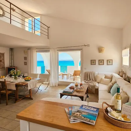 Horizon With Jacuzzi And Infinite View Over The Bay Of Nymphs Vila