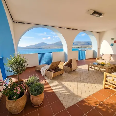 Horizon With Jacuzzi And Infinite View Over The Bay Of Nymphs Villa