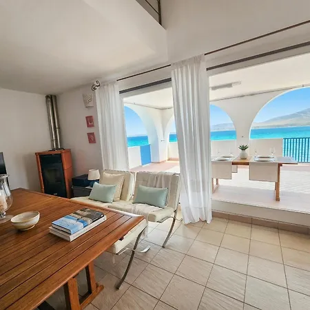 Horizon With Jacuzzi And Infinite View Over The Bay Of Nymphs Porto Conte