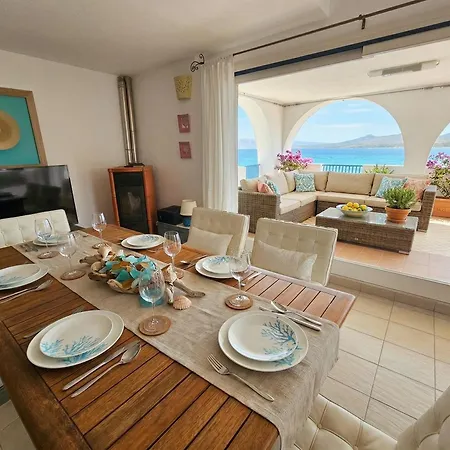 Horizon With Jacuzzi And Infinite View Over The Bay Of Nymphs Porto Conte