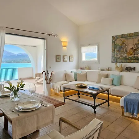 Horizon With Jacuzzi And Infinite View Over The Bay Of Nymphs Porto Conte