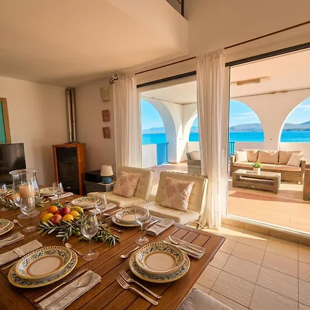 Horizon With Jacuzzi And Infinite View Over The Bay Of Nymphs Villa *