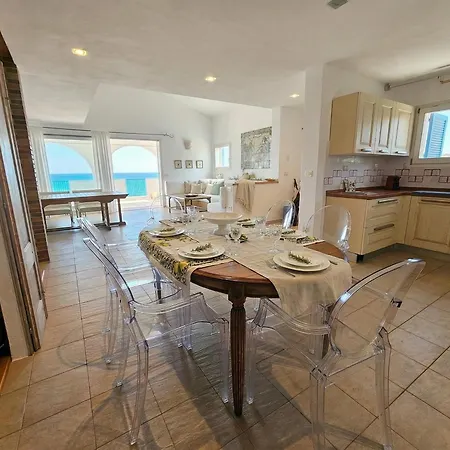 Horizon With Jacuzzi And Infinite View Over The Bay Of Nymphs Porto Conte